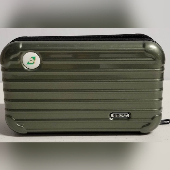 RIMOWA Accessories - ✨ Rimowa Accessory Case